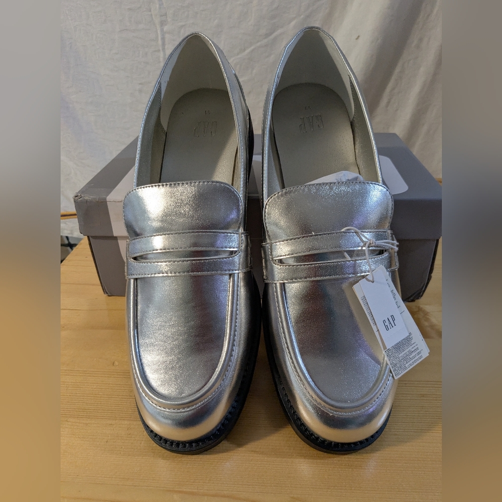 GAP Women's Metallic Silver Flats